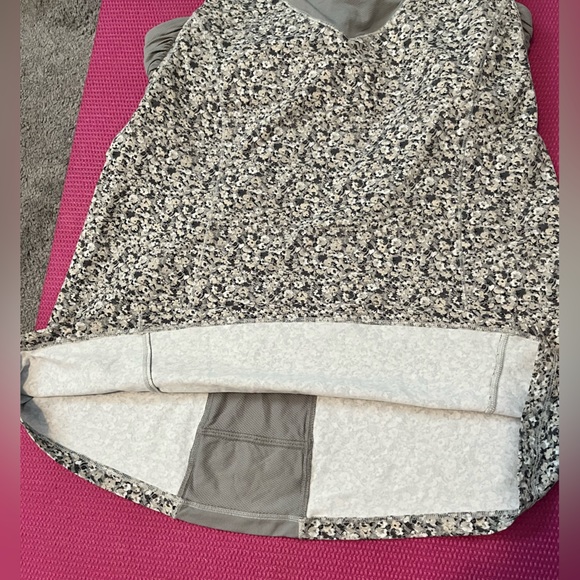 Lululemon Tone It Tank - Size 12 - Picture 7 of 11